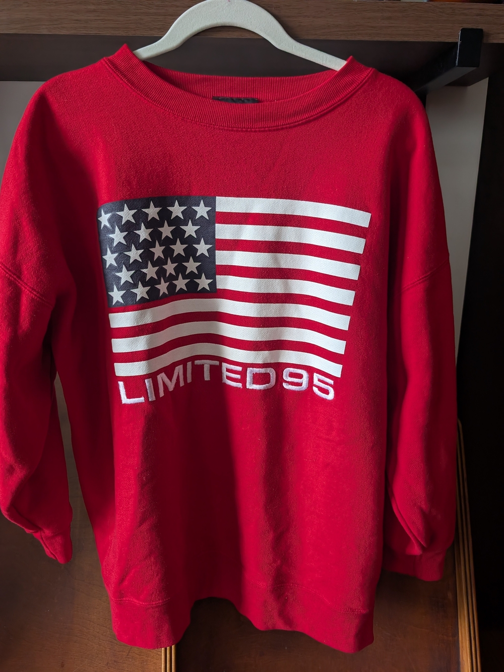 90s/Y2k The Limited Red Graphic Flag Crewneck Sweatshirt